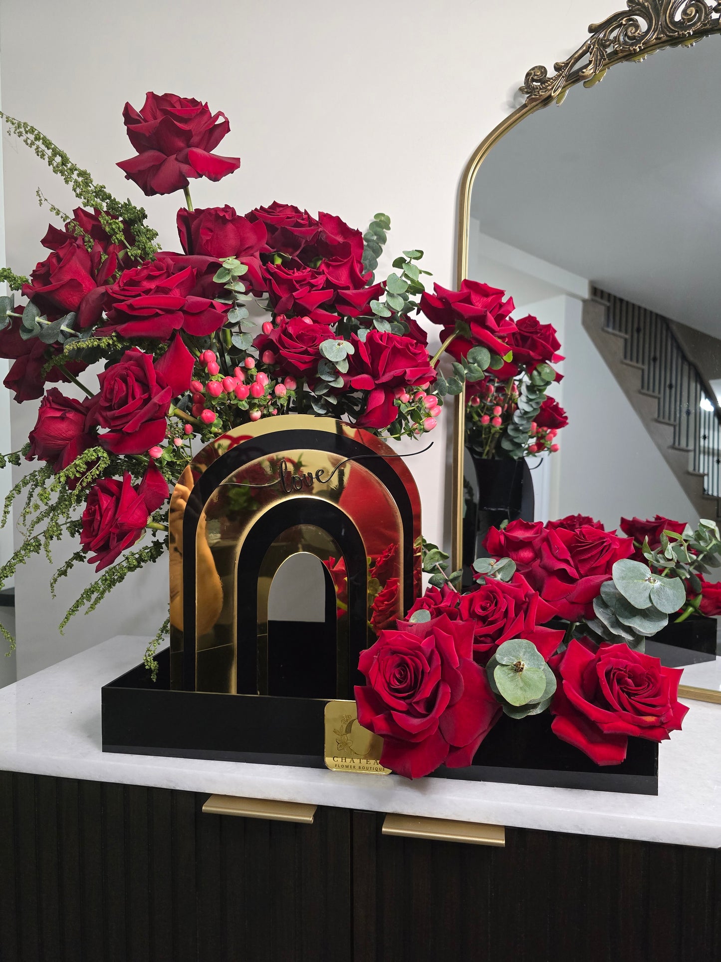 VIP GOLDEN ARCH ROSES ARRANGEMENT