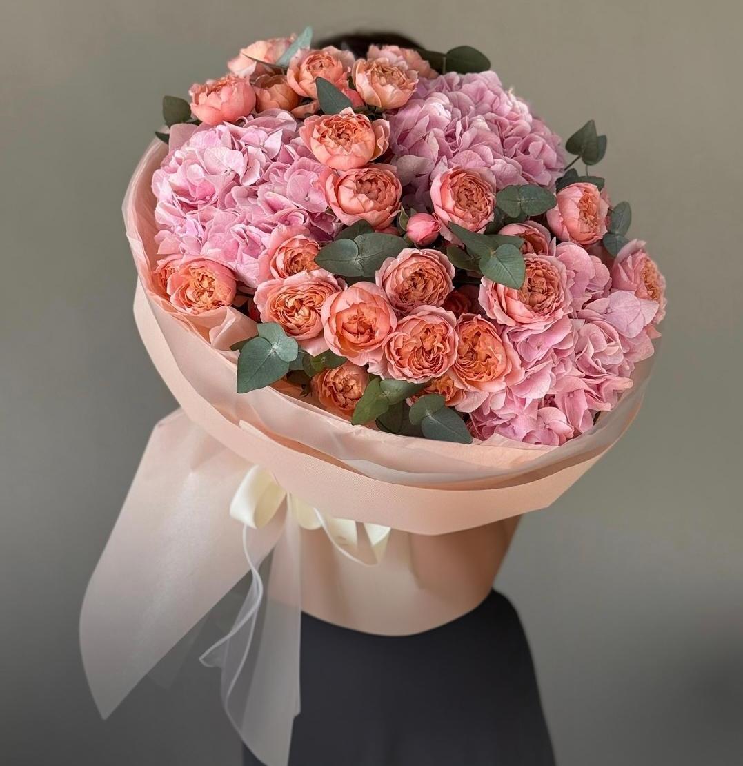 SIGNATURE BOUQUETS
