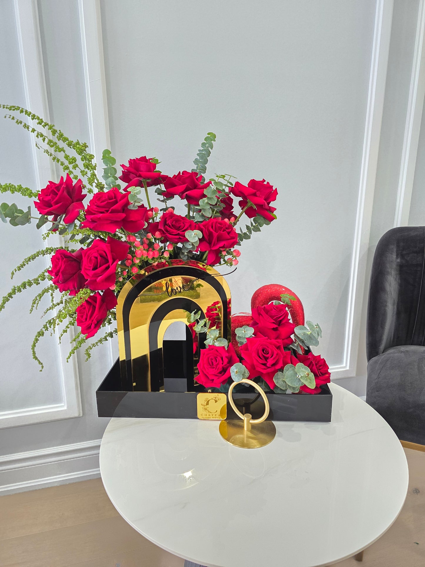 VIP GOLDEN ARCH ROSES ARRANGEMENT