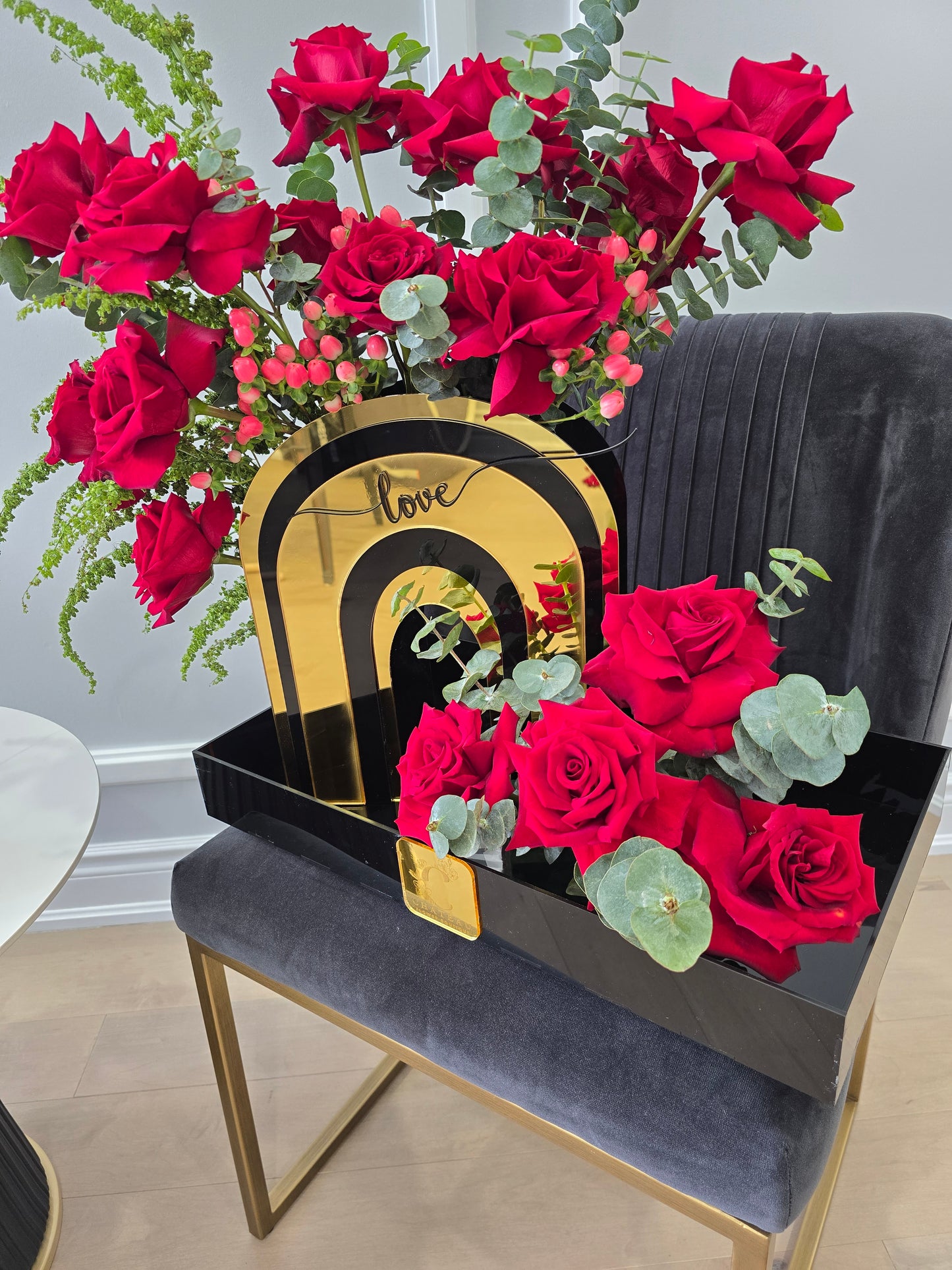 VIP GOLDEN ARCH ROSES ARRANGEMENT