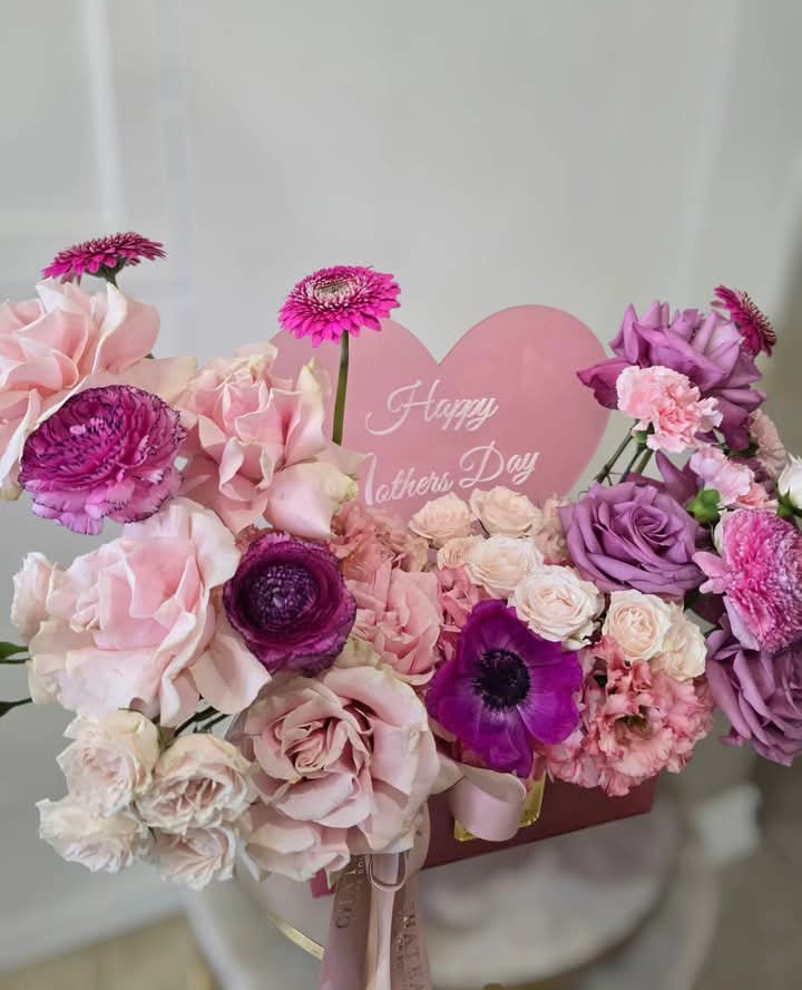 Pink Frosted Heart Box