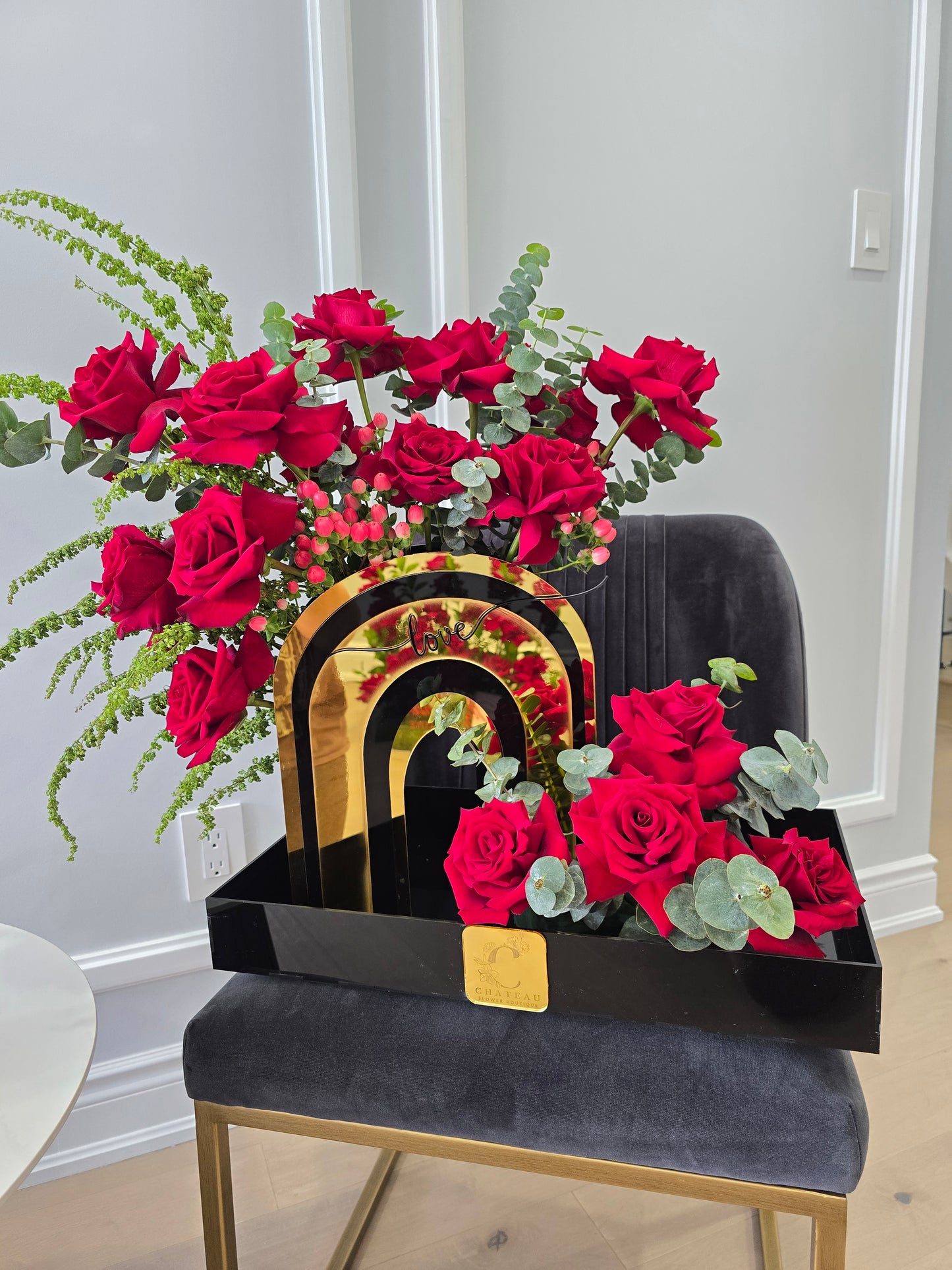 VIP GOLDEN ARCH ROSES ARRANGEMENT